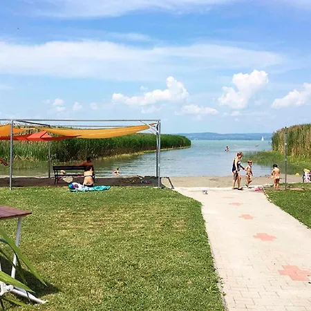 בית נופש Holiday In Szantod/balaton 20223 Szántód