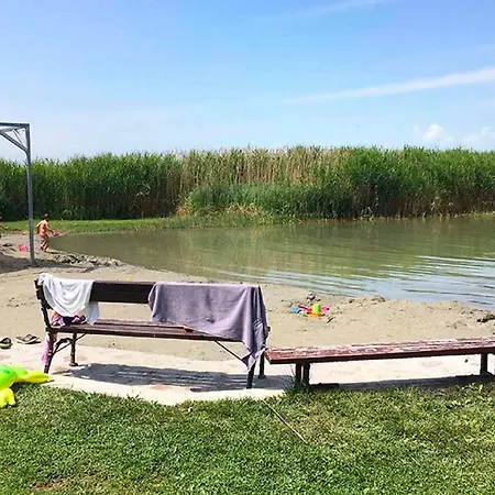 Holiday In Szantod/balaton 20223 בית נופש